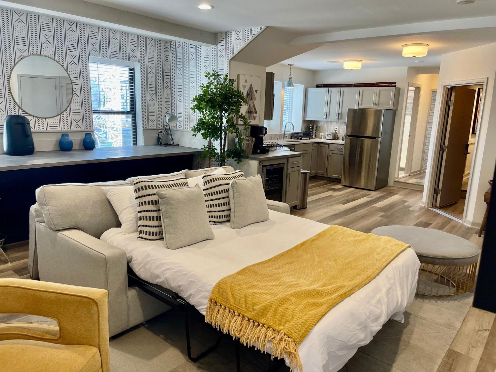 Modern Fully Renovated Suite & Loft In Downtown Trenton Exteriör bild