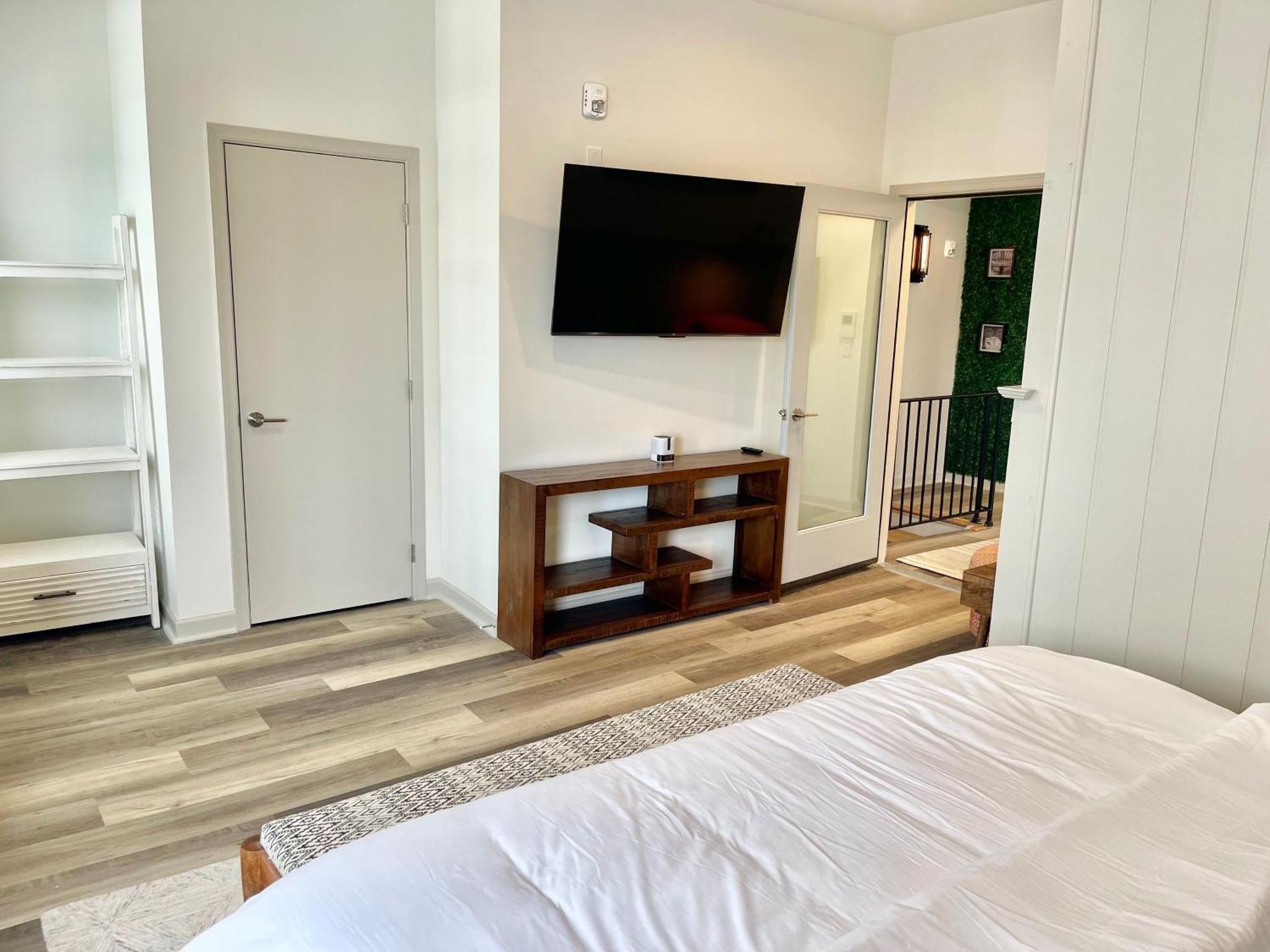 Modern Fully Renovated Suite & Loft In Downtown Trenton Exteriör bild