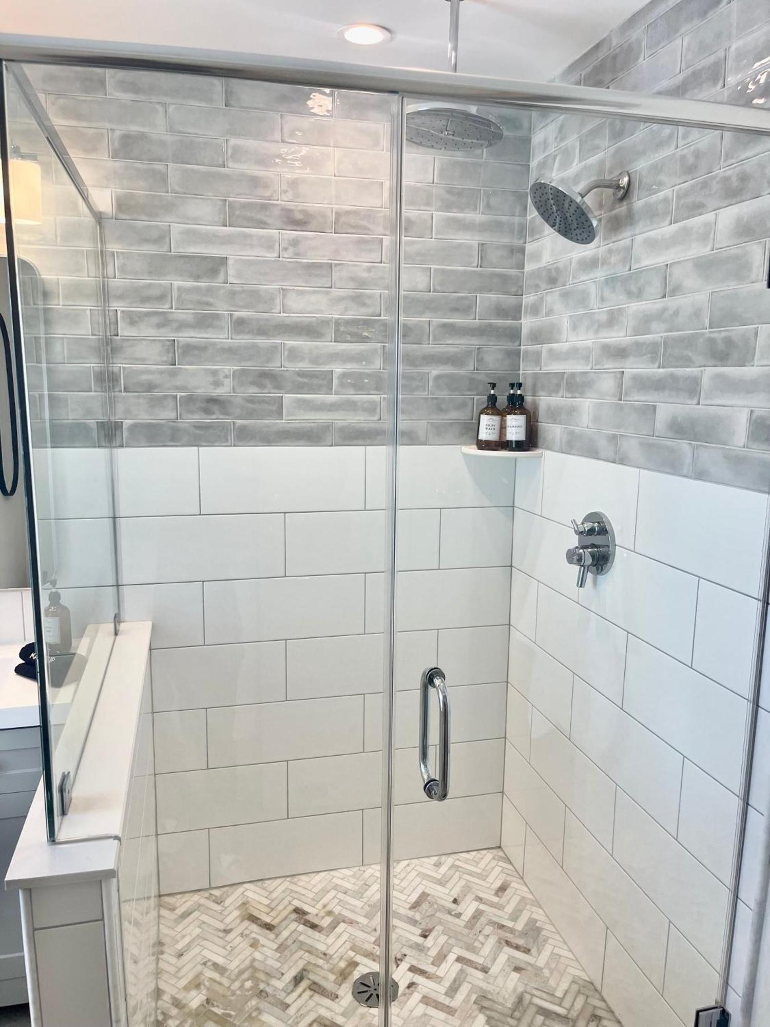 Modern Fully Renovated Suite & Loft In Downtown Trenton Exteriör bild